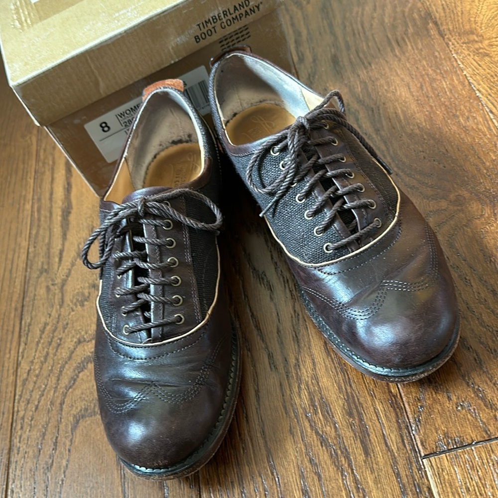 Timberland classy Oxford laced shoes. Size 8 EUC